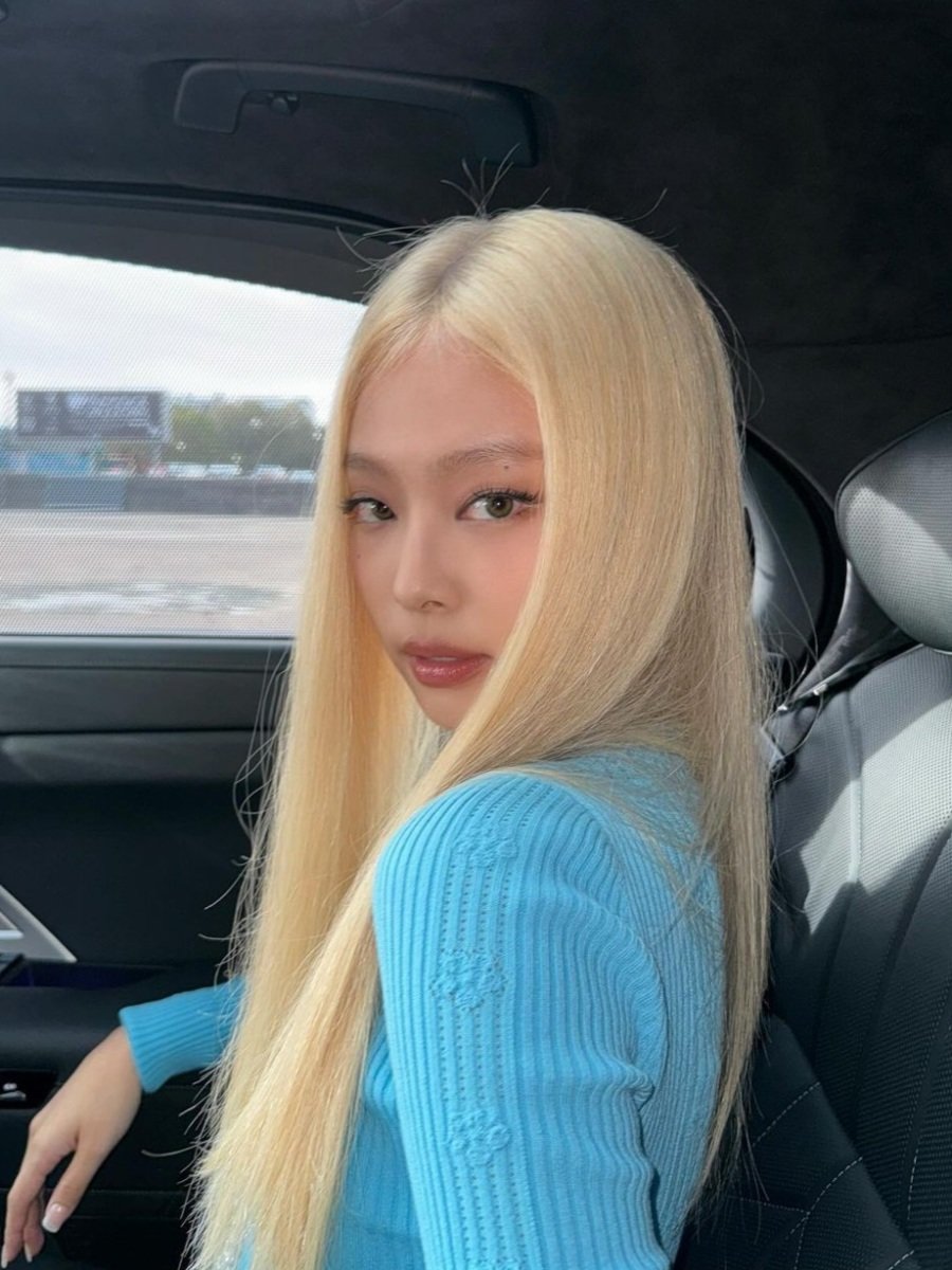 샤넬쇼에 참석하는 제니...mp4