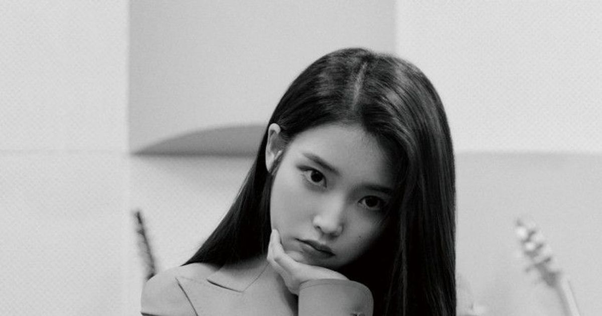 아이유 화보 B컷