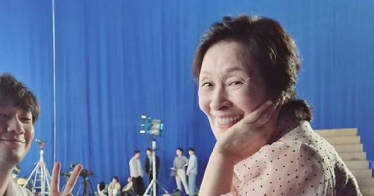 손석구, 김혜자와 '천국보다 아름다운' 촬영 인증샷 공개…훈훈한 케미 자랑