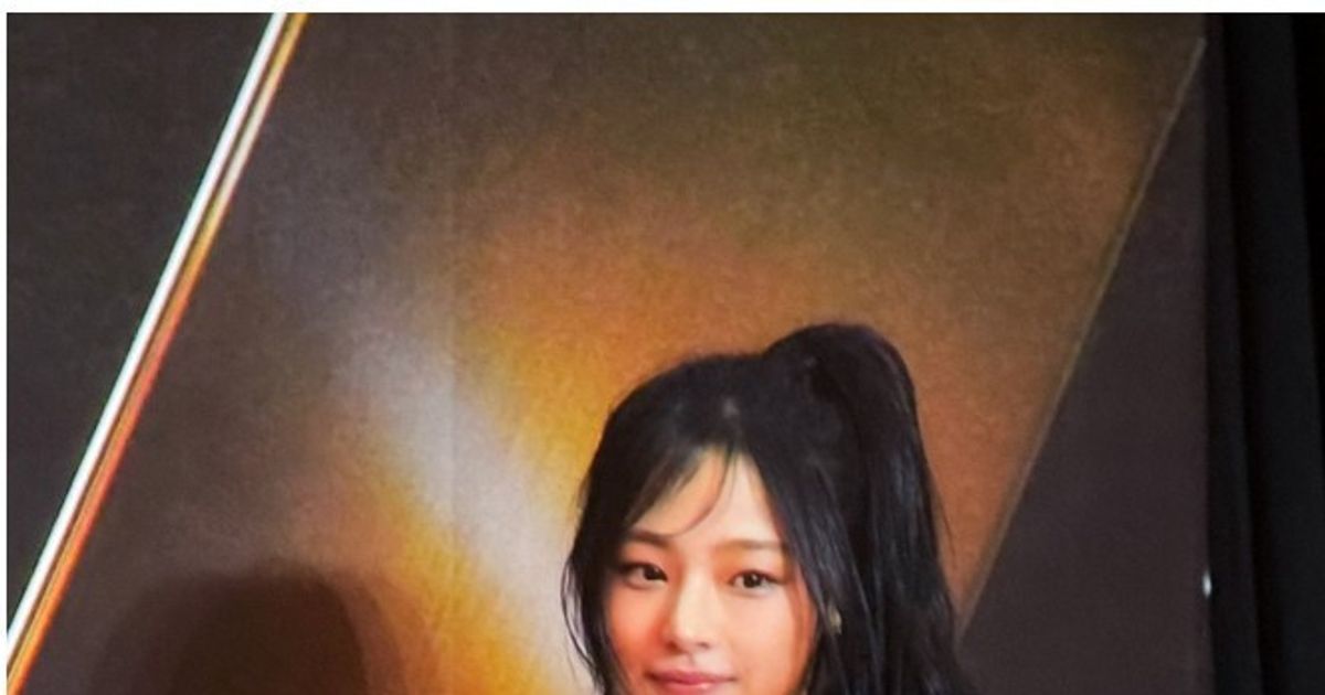뉴진스 민지 레드카펫 의상 논란