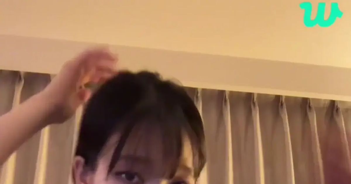 에스파 카리나 블랙 민소매 겨드랑이