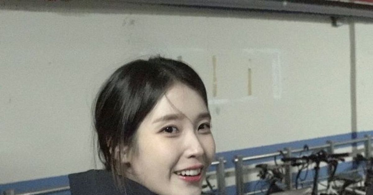 올해 33살.. 아이유 근황