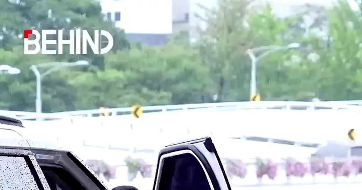 글래머 인증 의상 권은비