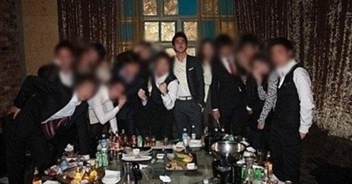 혼자서 아이돌 그룹 하나를 해체시켰던 남자.jpg