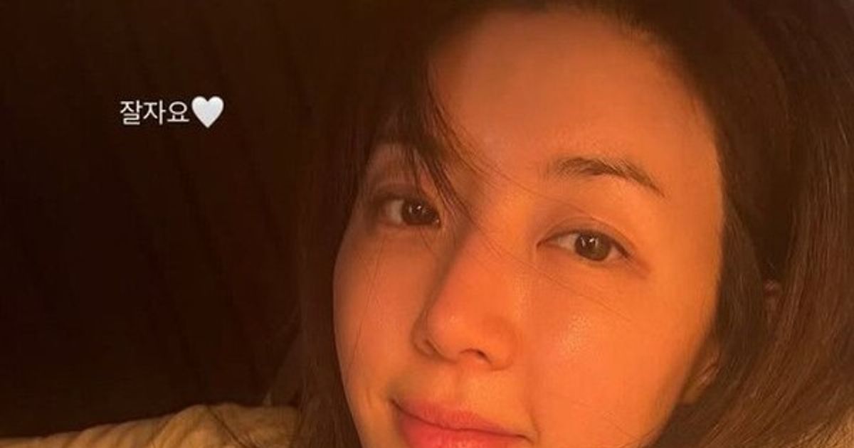 박한별, 침대 셀카 속 '원조 얼짱' 면모 과시…40대 믿기 힘든 청순 동안