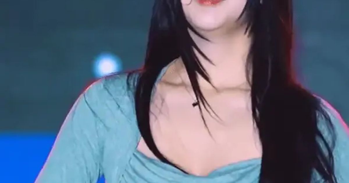 뭉클한 트리플에스 김채연